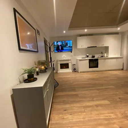 Ana Apartment *